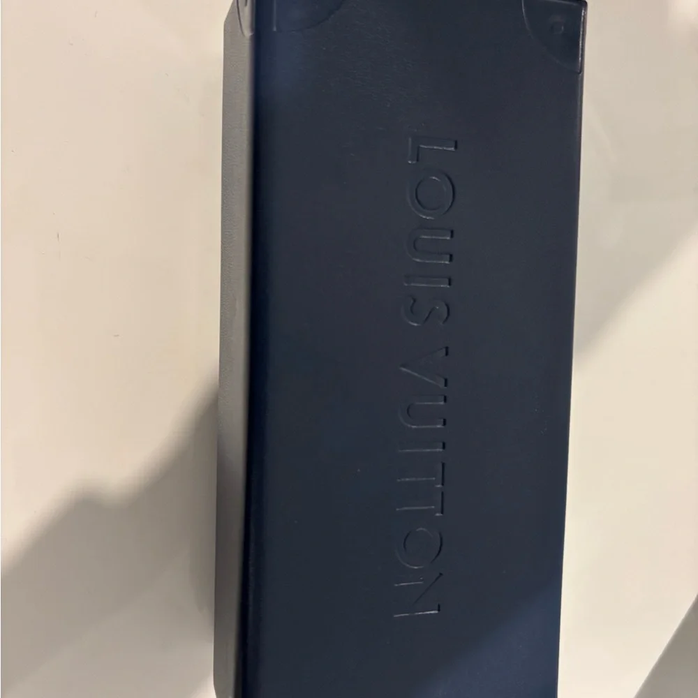 Louis Vuitton Black Square Sunglasses Bold Design - Picture 10 of 10